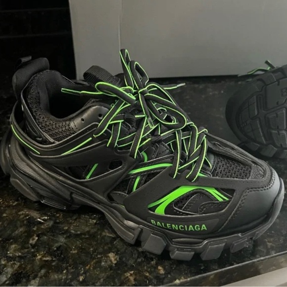 Balenciags track - Picture 5 of 6